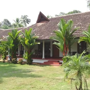 Kovilakam Lakeside Bed & Breakfast Alappuzha